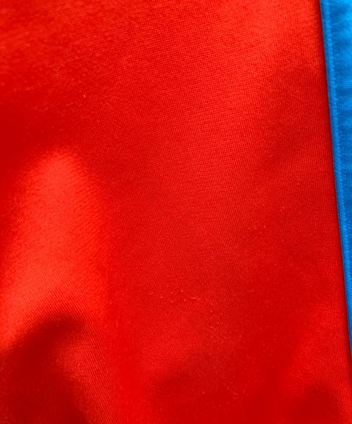 adidas（アディダス）adidas (アディダス) トラックジャケット レッド×ブルー サイズ:SIZEMの古着・服飾アイテム