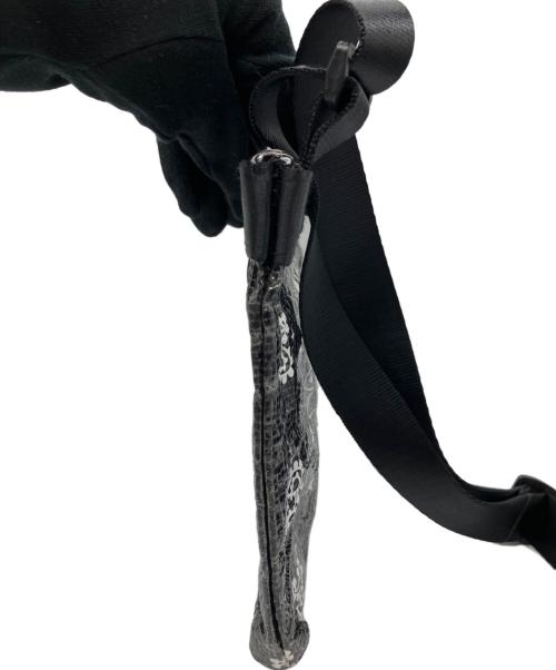 SUPREME（シュプリーム）SUPREME (シュプリーム) Bandana Tarp Side Bag ブラックの古着・服飾アイテム