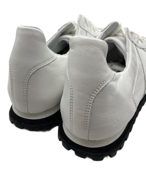 -（-）- (-) ジャーマントレーナー ホワイト サイズ:SIZE43の古着・服飾アイテム