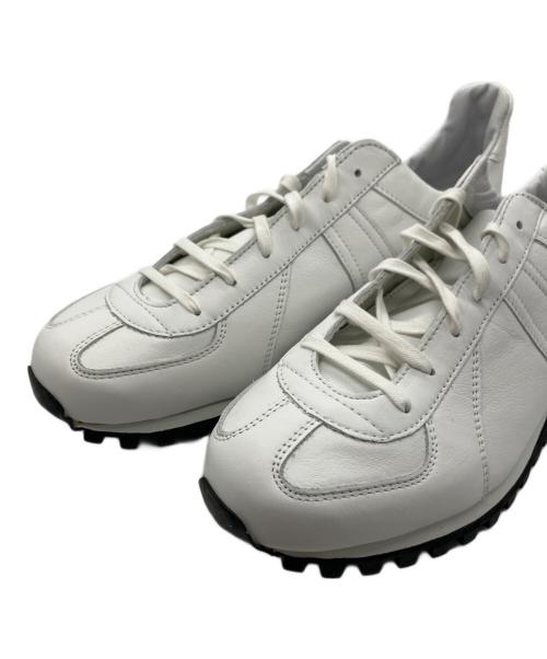 -（-）- (-) ジャーマントレーナー ホワイト サイズ:SIZE43の古着・服飾アイテム