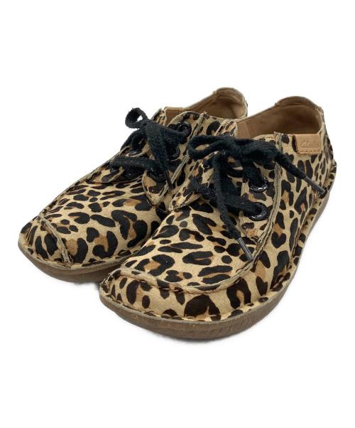 CLARKS（クラークス）CLARKS (クラークス) スニーカー ベージュ サイズ:23.5の古着・服飾アイテム