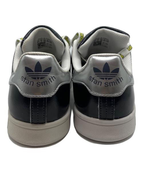 adidas（アディダス）adidas (アディダス) STAN SMITH DISNEY ネイビー/シルバーメタリック/フットウェアホワイト ブラック×ホワイト サイズ:23.5 未使用品の古着・服飾アイテム