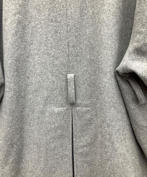 KBF（ケービーエフ）KBF (ケービーエフ) チェスターコート グレー サイズ:sizeoneの古着・服飾アイテム