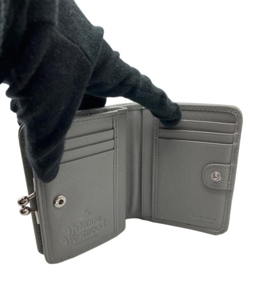 Vivienne Westwood（ヴィヴィアンウエストウッド）Vivienne Westwood (ヴィヴィアンウエストウッド) 2つ折り財布 グレーの古着・服飾アイテム