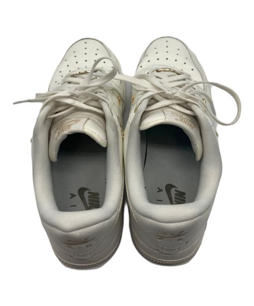 NIKE（ナイキ）NIKE (ナイキ) ナイキ エア フォース 1 ’07 LX ホワイト サイズ:23.5の古着・服飾アイテム