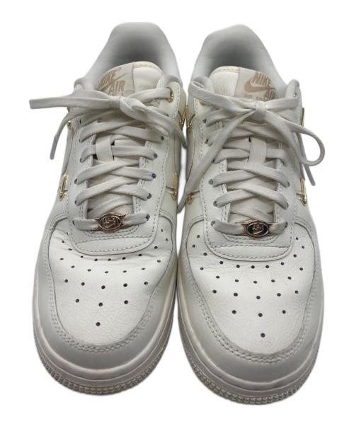 NIKE（ナイキ）NIKE (ナイキ) ナイキ エア フォース 1 ’07 LX ホワイト サイズ:23.5の古着・服飾アイテム