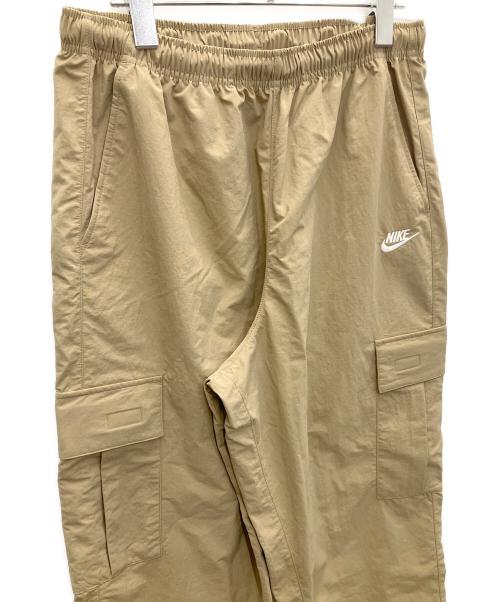 NIKE（ナイキ）NIKE (ナイキ) クラブ ウーヴン カーゴ パンツ ベージュ サイズ:M 未使用品の古着・服飾アイテム