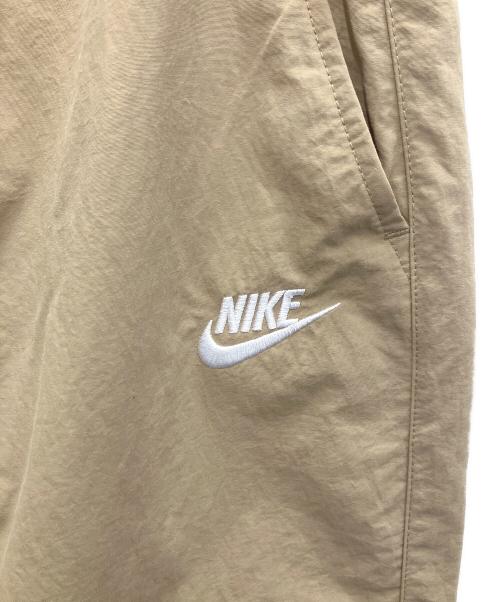 NIKE（ナイキ）NIKE (ナイキ) クラブ ウーヴン カーゴ パンツ ベージュ サイズ:M 未使用品の古着・服飾アイテム