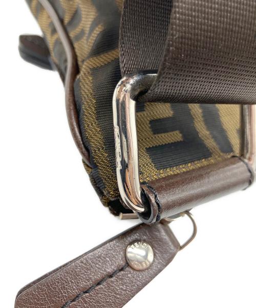 FENDI（フェンディ）FENDI (フェンディ) ショルダーバッグ ブラウンの古着・服飾アイテム