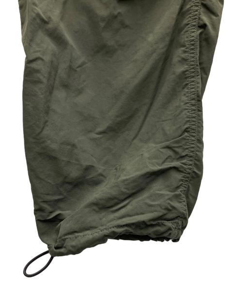 GRAMICCI（グラミチ）GRAMICCI (グラミチ) LOWERCASE (ロウワーケース) ナイロンパッカブルトラックパンツ カーキ サイズ:Lの古着・服飾アイテム