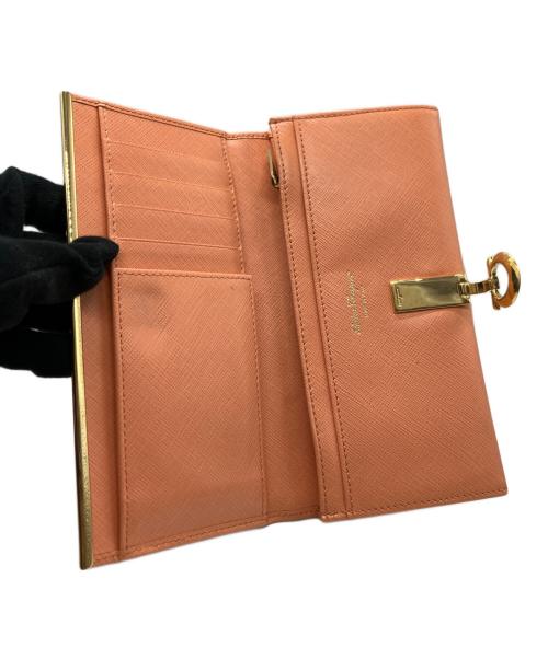 Salvatore Ferragamo（サルヴァトーレ フェラガモ）Salvatore Ferragamo (サルヴァトーレ フェラガモ) 長財布 オレンジの古着・服飾アイテム