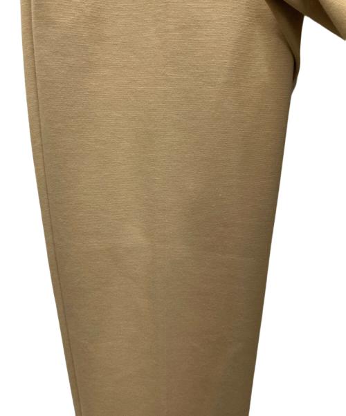 LACOSTE（ラコステ）LACOSTE (ラコステ) センタープレスパンツ ベージュ サイズ:SIZE34 未使用品の古着・服飾アイテム
