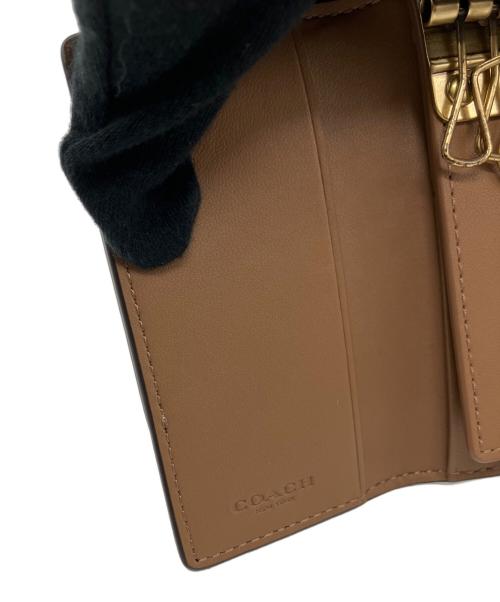 COACH（コーチ）COACH (コーチ) 6 リング キー ケース・ホース アンド キャリッジ プリント アイボリーの古着・服飾アイテム