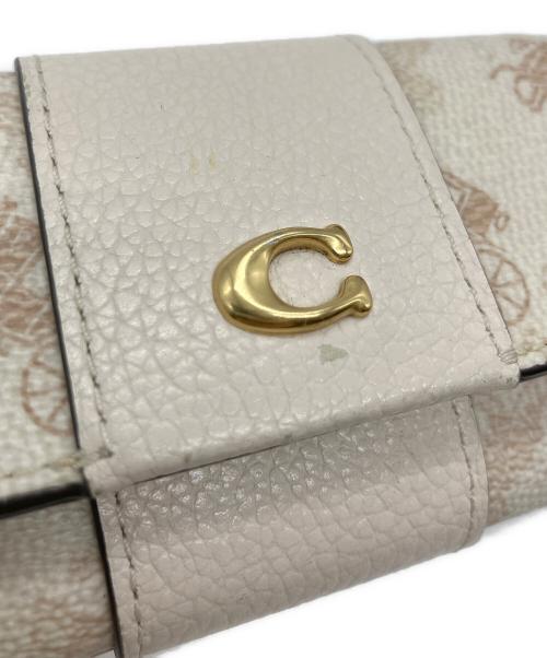 COACH（コーチ）COACH (コーチ) 6 リング キー ケース・ホース アンド キャリッジ プリント アイボリーの古着・服飾アイテム