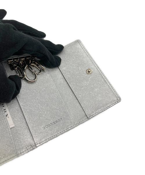 BURBERRY（バーバリー）BURBERRY (バーバリー) キーケース シルバーの古着・服飾アイテム