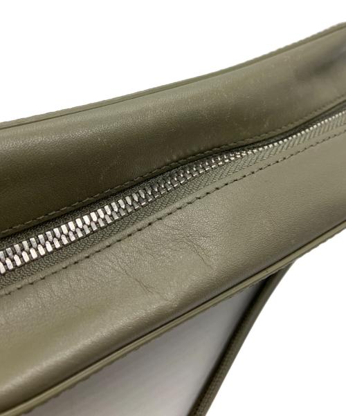 LACOSTE（ラコステ）LACOSTE (ラコステ) ショルダーポーチ オリーブの古着・服飾アイテム