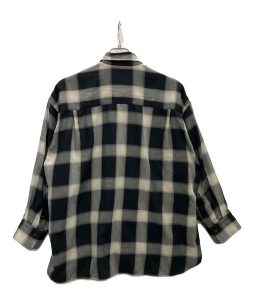 BEAUTY&YOUTH UNITED ARROWS（ビューティーアンドユースユナイテッドアローズ）BEAUTY&YOUTH UNITED ARROWS (ビューティーアンドユースユナイテッドアローズ) 長袖シャツ ブラック×ホワイト サイズ:SIZEFREEの古着・服飾アイテム