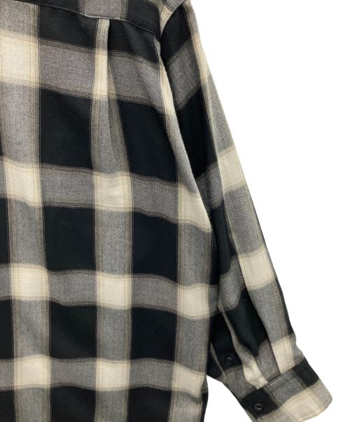 BEAUTY&YOUTH UNITED ARROWS（ビューティーアンドユースユナイテッドアローズ）BEAUTY&YOUTH UNITED ARROWS (ビューティーアンドユースユナイテッドアローズ) 長袖シャツ ブラック×ホワイト サイズ:SIZEFREEの古着・服飾アイテム