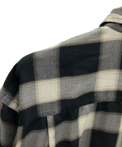 BEAUTY&YOUTH UNITED ARROWS（ビューティーアンドユースユナイテッドアローズ）BEAUTY&YOUTH UNITED ARROWS (ビューティーアンドユースユナイテッドアローズ) 長袖シャツ ブラック×ホワイト サイズ:SIZEFREEの古着・服飾アイテム