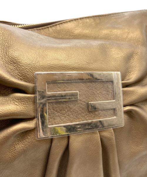 FENDI（フェンディ）FENDI (フェンディ) ショルダーバッグ ゴールドの古着・服飾アイテム