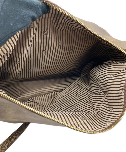 FENDI（フェンディ）FENDI (フェンディ) ショルダーバッグ ゴールドの古着・服飾アイテム