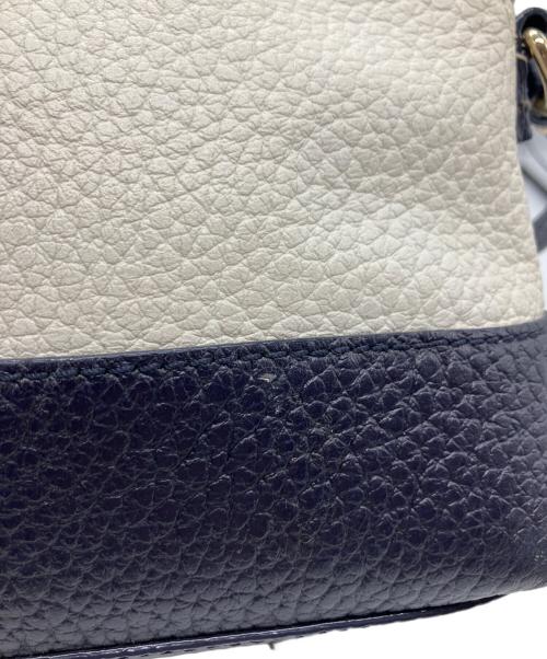 Kate Spade（ケイトスペード）Kate Spade (ケイトスペード) ショルダーポーチ ホワイト×ネイビーの古着・服飾アイテム