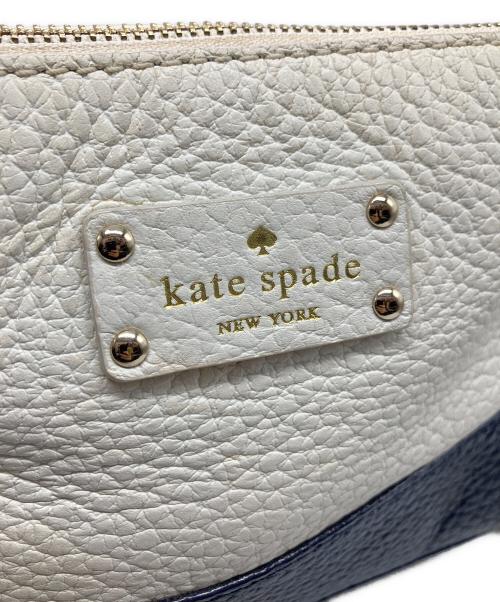 Kate Spade（ケイトスペード）Kate Spade (ケイトスペード) ショルダーポーチ ホワイト×ネイビーの古着・服飾アイテム