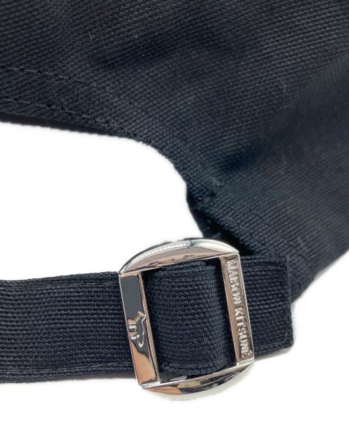 maison kitsune（メゾンキツネ）MAISON KITSUNE (メゾンキツネ) ベイビー フォックス 6P キャップ ブラックの古着・服飾アイテム