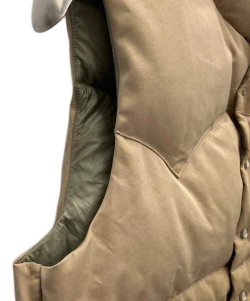 BEAUTY&YOUTH UNITED ARROWS（ビューティーアンドユースユナイテッドアローズ）BEAUTY&YOUTH UNITED ARROWS (ビューティーアンドユースユナイテッドアローズ) ダウンベスト ベージュ サイズ:Mの古着・服飾アイテム