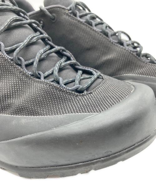 ARC'TERYX（アークテリクス）ARC'TERYX (アークテリクス) ローカットスニーカー ブラック サイズ:27の古着・服飾アイテム