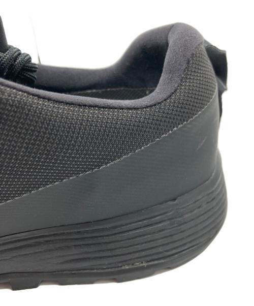 ARC'TERYX（アークテリクス）ARC'TERYX (アークテリクス) ローカットスニーカー ブラック サイズ:27の古着・服飾アイテム