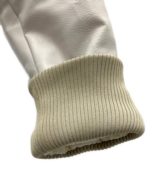 1PIU1UGUALE3 RELAX（ウノピゥウノウグァーレトレ リラックス）1piu1uguale3 relax (ウノピゥウノウグァーレトレ リラックス) ブルゾン ホワイト×ベージュ サイズ:Lの古着・服飾アイテム