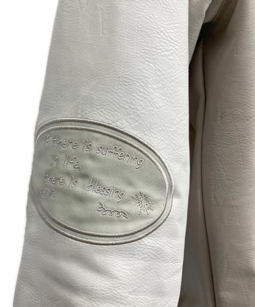 1PIU1UGUALE3 RELAX（ウノピゥウノウグァーレトレ リラックス）1piu1uguale3 relax (ウノピゥウノウグァーレトレ リラックス) ブルゾン ホワイト×ベージュ サイズ:Lの古着・服飾アイテム