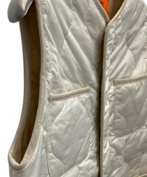 UNIVERSAL OVERALL（ユニバーサルオーバーオール）UNIVERSAL OVERALL (ユニバーサルオーバーオール) キルティングロングベスト アイボリー サイズ:SIZEFREEの古着・服飾アイテム