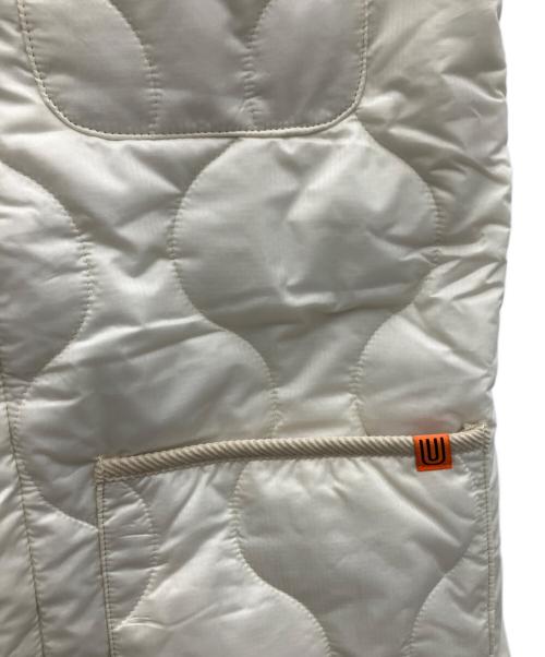 UNIVERSAL OVERALL（ユニバーサルオーバーオール）UNIVERSAL OVERALL (ユニバーサルオーバーオール) キルティングロングベスト アイボリー サイズ:SIZEFREEの古着・服飾アイテム