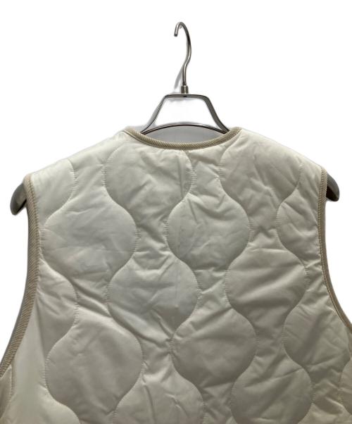 UNIVERSAL OVERALL（ユニバーサルオーバーオール）UNIVERSAL OVERALL (ユニバーサルオーバーオール) キルティングロングベスト アイボリー サイズ:SIZEFREEの古着・服飾アイテム