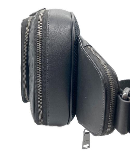 COACH（コーチ）COACH (コーチ) イーサン パック・シグネチャー レザー ブラックの古着・服飾アイテム