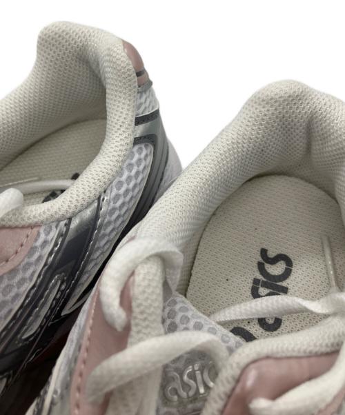 asics（アシックス）asics (アシックス) ローカットスニーカー ホワイト×ピンク サイズ:23の古着・服飾アイテム