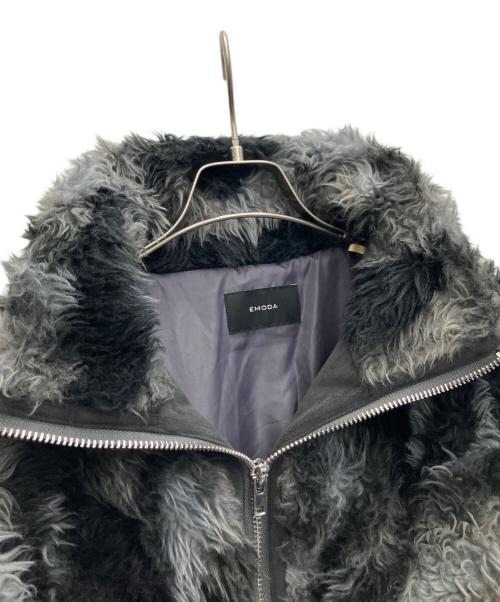 EMODA（エモダ）EMODA (エモダ) ファージャケット グレー×ブラック サイズ:SIZEFREEの古着・服飾アイテム