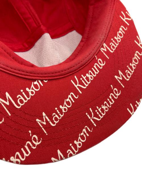 maison kitsune（メゾンキツネ）MAISON KITSUNE (メゾンキツネ) キャップ レッドの古着・服飾アイテム
