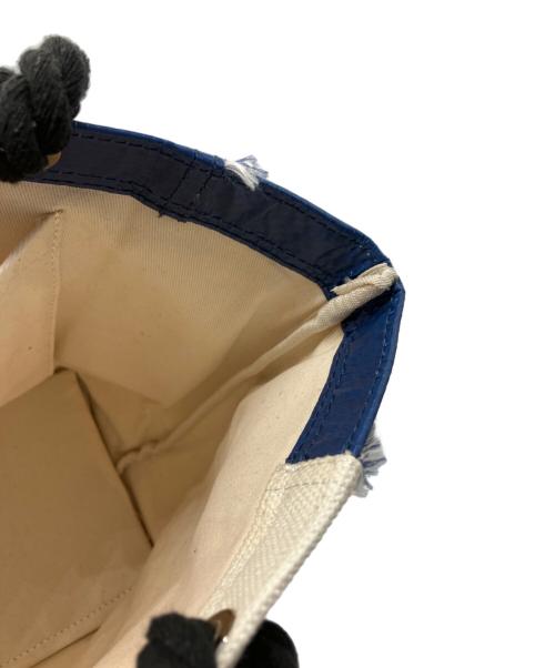 SARACASA（サラカーサ）SARACASA (サラカーサ) ハンドバッグ アイボリー×ブルーの古着・服飾アイテム