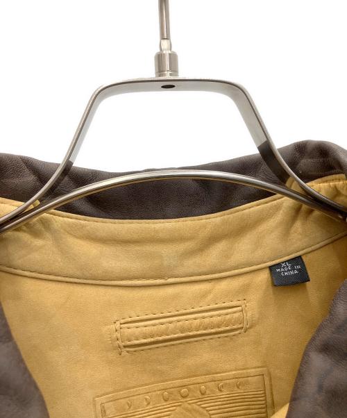 ROUNDTREE&YORKE（ラウンドツリー・アンド・ヨーク）ROUNDTREE&YORKE (ラウンドツリー・アンド・ヨーク) レザージャケット ベージュ サイズ:XLの古着・服飾アイテム