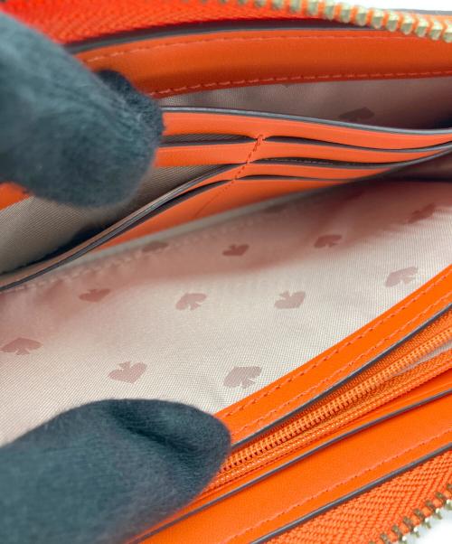 Kate Spade（ケイトスペード）Kate Spade (ケイトスペード) ラウンドファスナー財布 オレンジの古着・服飾アイテム