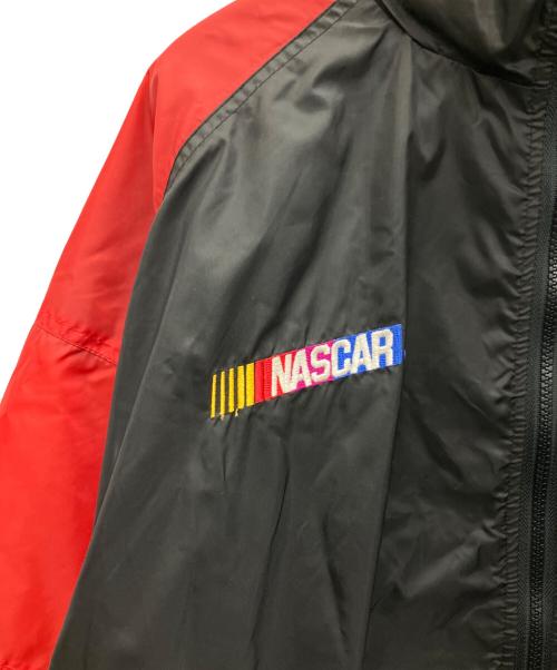 CHECKERED FLAG SPORT（チェッカーフラッグスポーツ）CHECKERED FLAG SPORT (チェッカーフラッグスポーツ) ナイロンジャケット ブラック×レッド サイズ:XLの古着・服飾アイテム