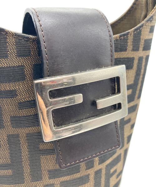 FENDI（フェンディ）FENDI (フェンディ) ショルダーバッグ ブラウンの古着・服飾アイテム