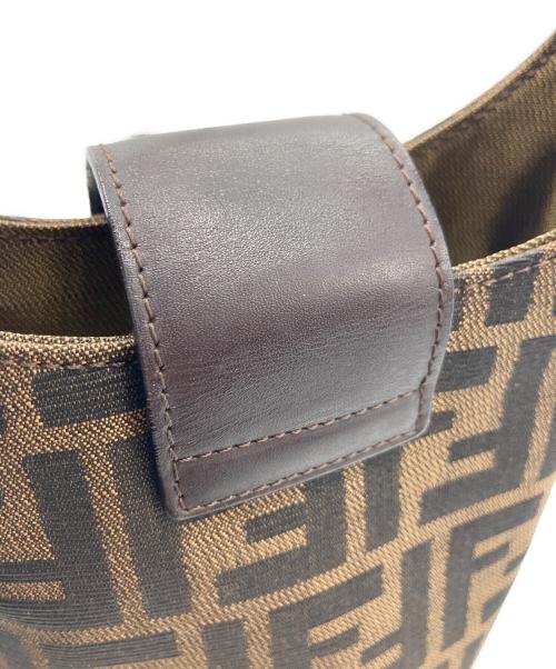 FENDI（フェンディ）FENDI (フェンディ) ショルダーバッグ ブラウンの古着・服飾アイテム