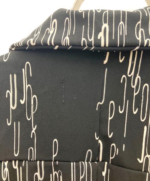 1PIU1UGUALE3 RELAX（ウノピゥウノウグァーレトレ リラックス）1piu1uguale3 relax (ウノピゥウノウグァーレトレ リラックス) 総柄ジャケット ブラック サイズ:XLの古着・服飾アイテム