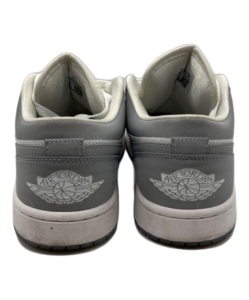 NIKE（ナイキ）NIKE (ナイキ) Nike WMNS Air Jordan 1 Low Spruce Aura Sneaker ホワイト×グレー サイズ:27の古着・服飾アイテム