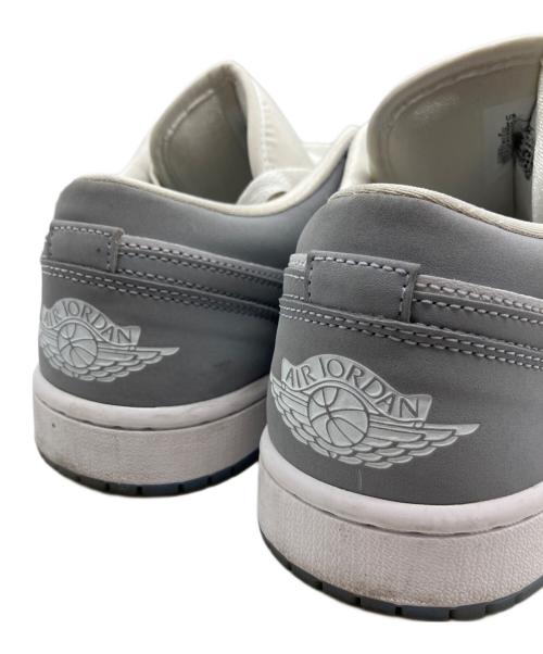 NIKE（ナイキ）NIKE (ナイキ) Nike WMNS Air Jordan 1 Low Spruce Aura Sneaker ホワイト×グレー サイズ:27の古着・服飾アイテム