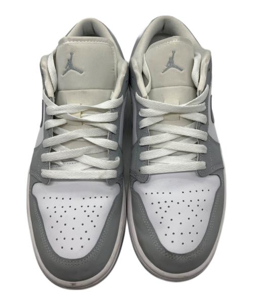 NIKE（ナイキ）NIKE (ナイキ) Nike WMNS Air Jordan 1 Low Spruce Aura Sneaker ホワイト×グレー サイズ:27の古着・服飾アイテム
